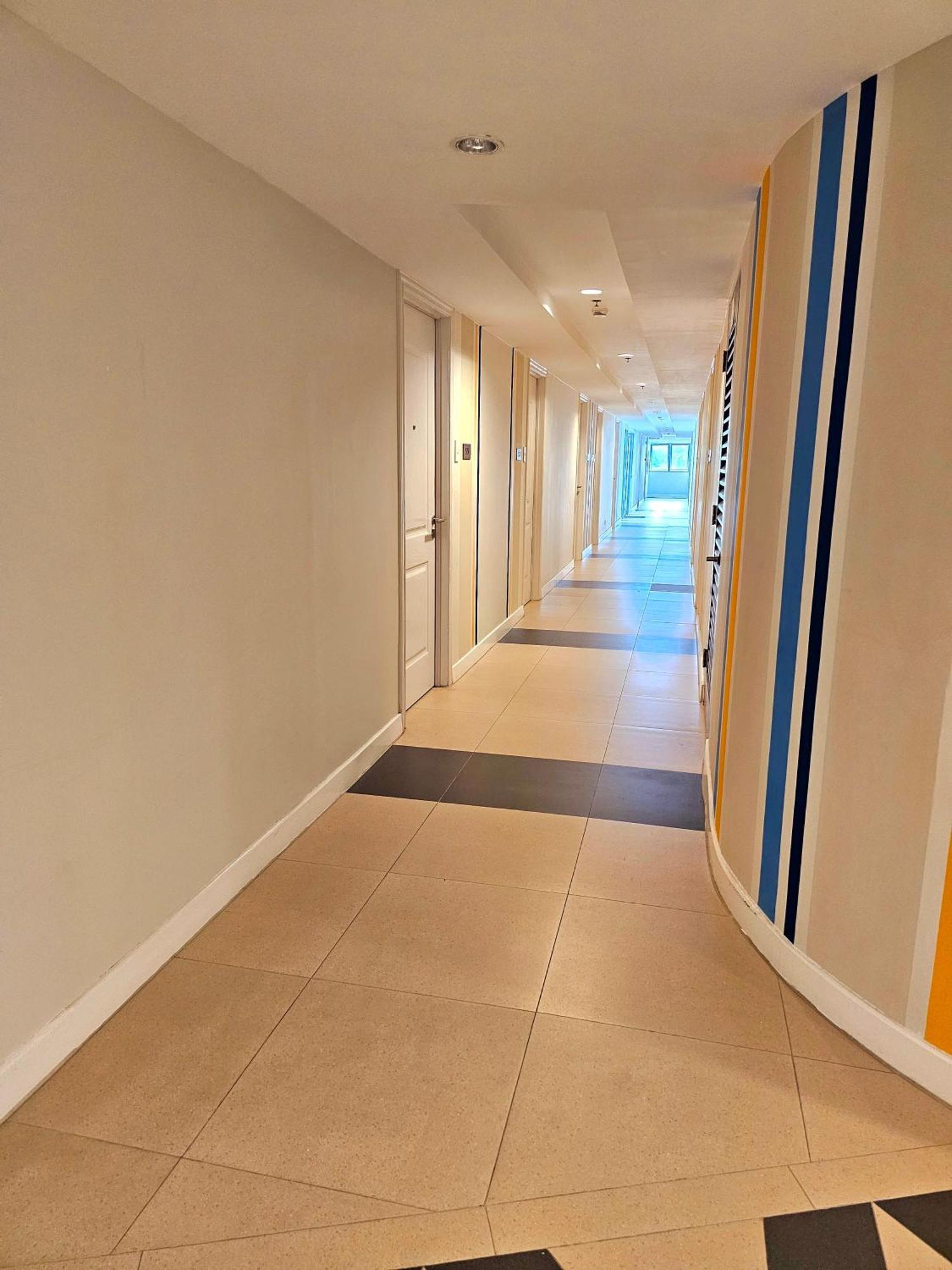 Acellyne'S Suites At The Residences At Commonwealth By Century Quezon City Exterior photo