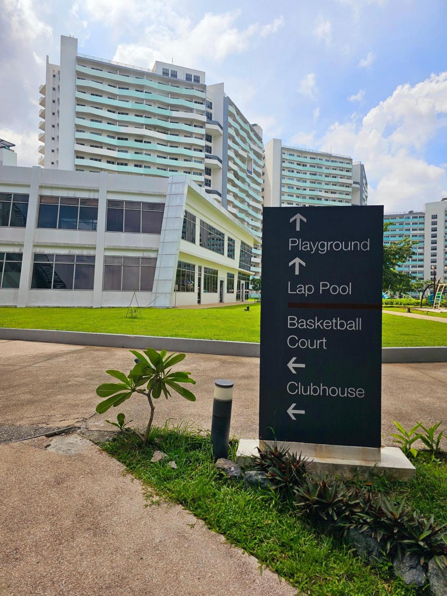Acellyne'S Suites At The Residences At Commonwealth By Century Quezon City Exterior photo