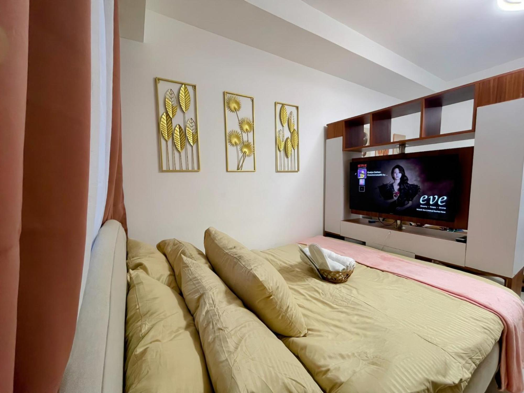 Acellyne'S Suites At The Residences At Commonwealth By Century Quezon City Room photo